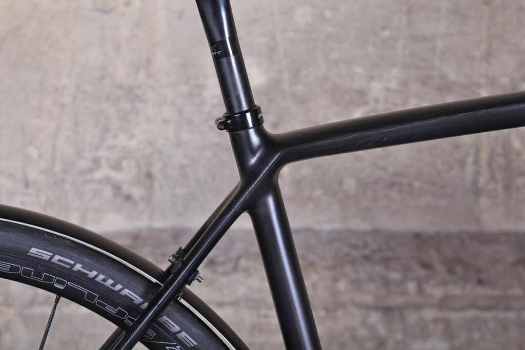 Focus Paralane Ultegra – seat tube junction.jpg