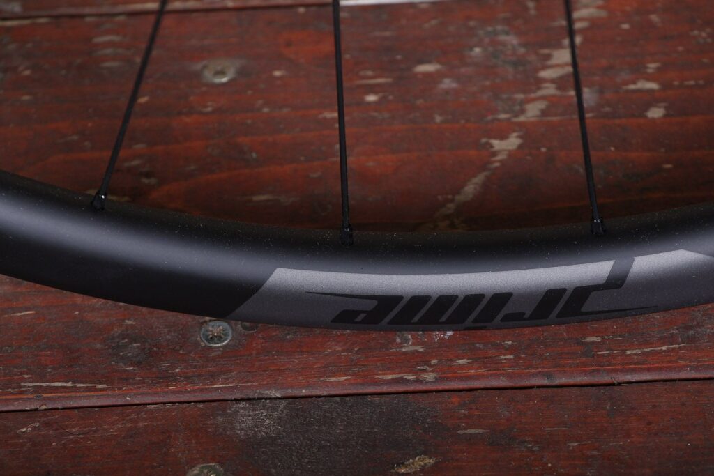 Prime RR-28 Carbon Clincher Disc Road Wheelset – rim 2.jpg