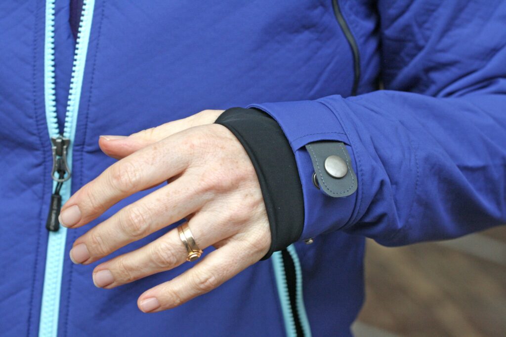 Showers Pass Womens Rogue Hoodie – cuff detail.JPG