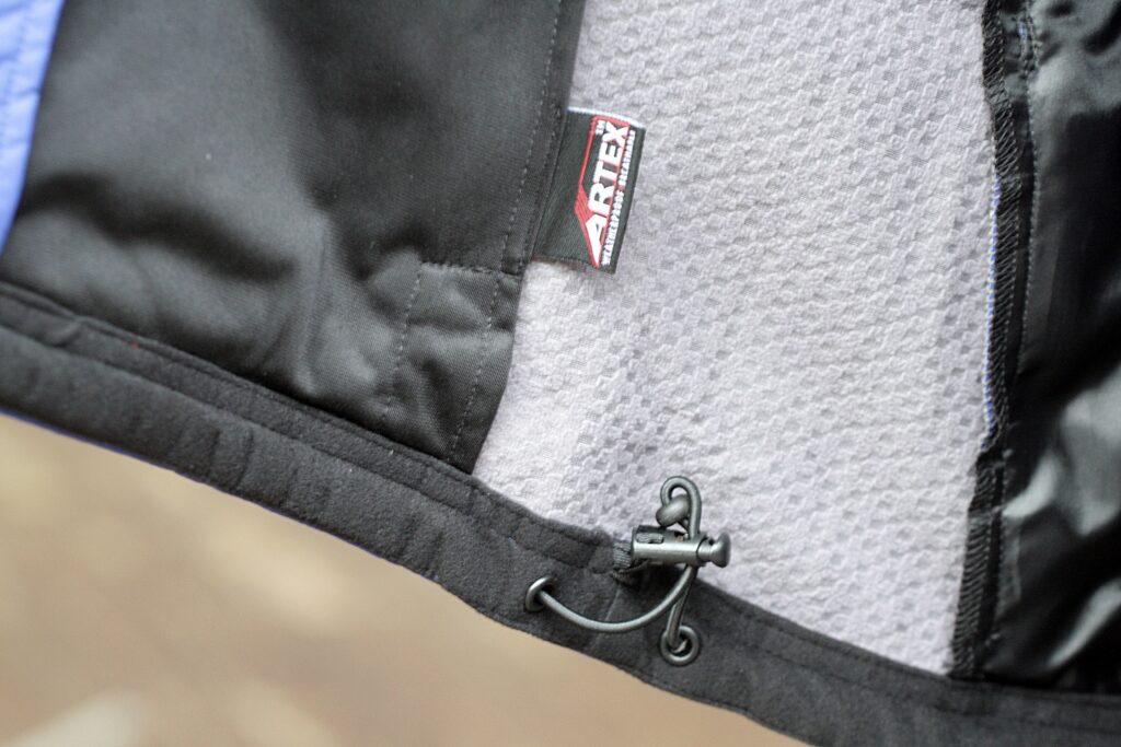 Showers Pass Womens Rogue Hoodie – inside.JPG