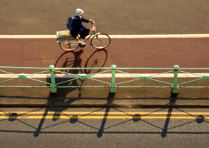 Brighton cycle lane (CC BY 2.0 by Les Chatfield:Flickr)
