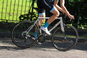 Raleigh Criterium Sport - riding 2