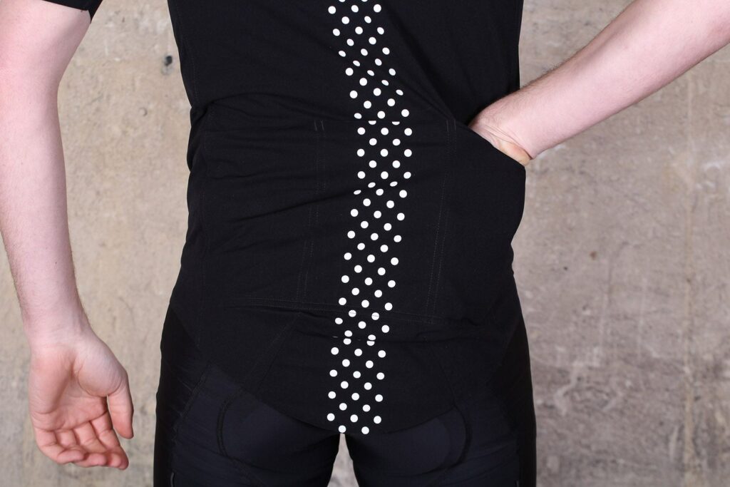 Ashmei 3 Season Jersey – pockets 2.jpg