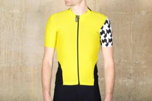 assos equipe jersey - front.jpg