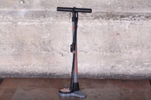 Blackburn Piston 3 Floor Pump.jpg