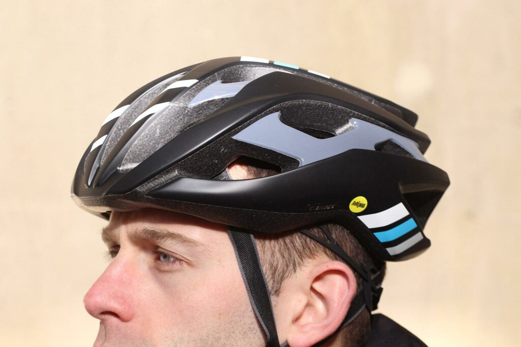 Giant Rev Mips Road Helmet – side.jpg