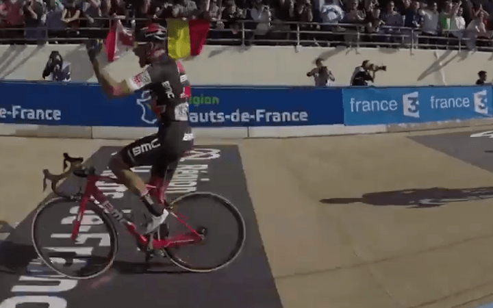 Greg van Avermaet wins Paris-Roubaix 2017 (Velon video still).PNG