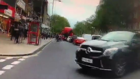 Jeremy Vine Mercedes driver in Kensington (Twitter video still).JPG