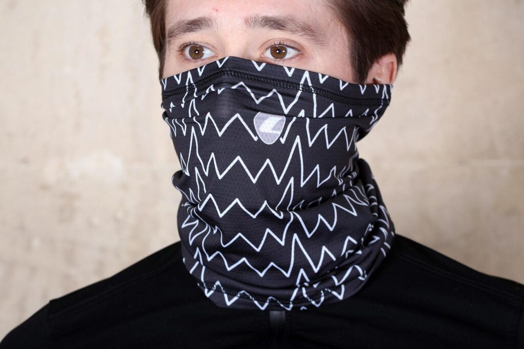Lusso Moisture Transfer Neck Warmer.jpg