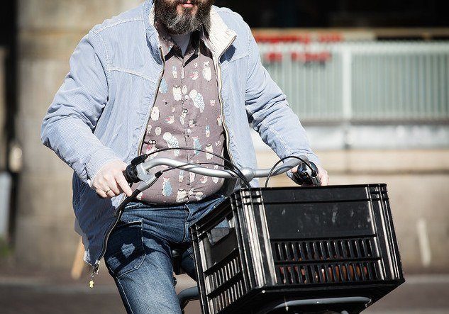 Overweight cyclist (c) Alex Proimos Flickr.jpg