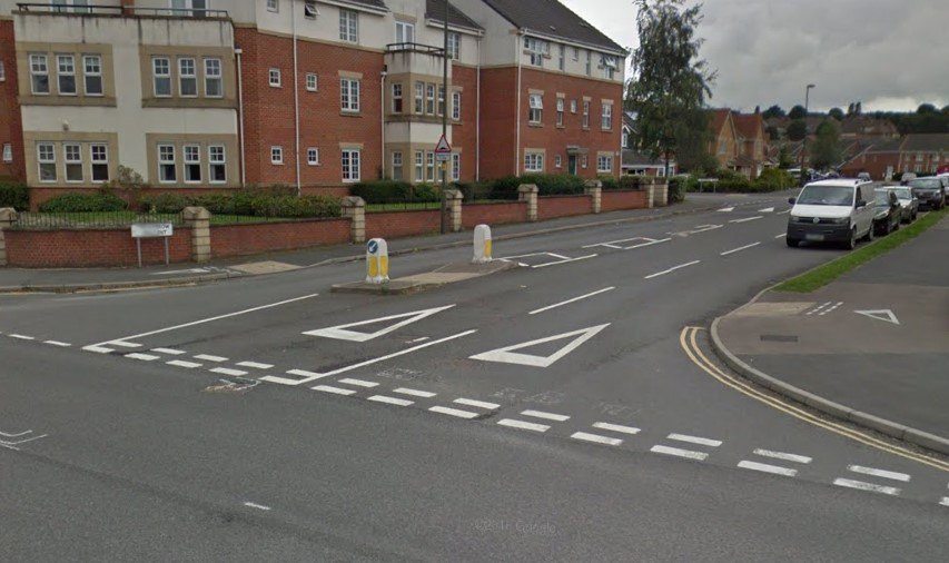 Trevorrow Crescent junction before work was carried out (via Streetview).jpg