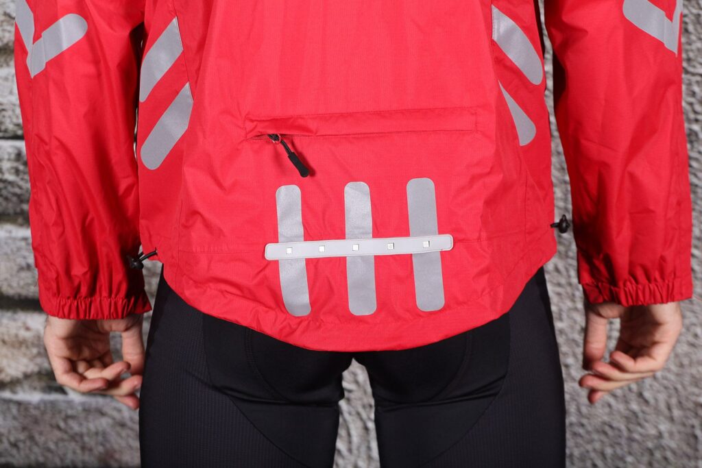Visijax Highlight Jacket with LEDs – tail.jpg
