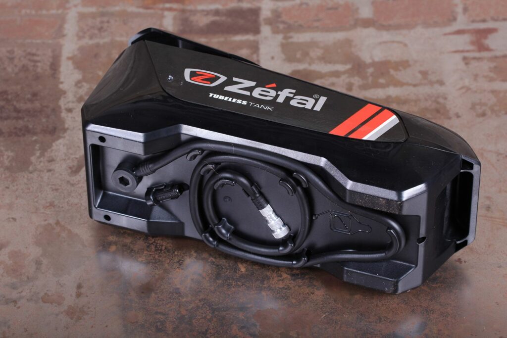 Zefal Tubeless Tank – hose.jpg