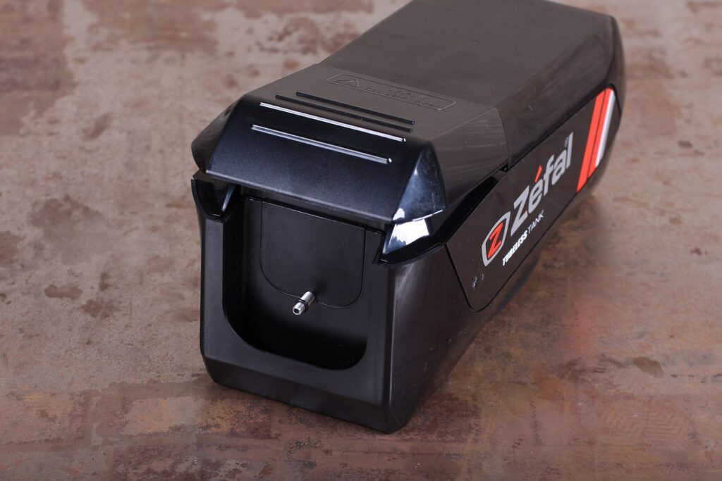 Zefal Tubeless Tank – valve.jpg