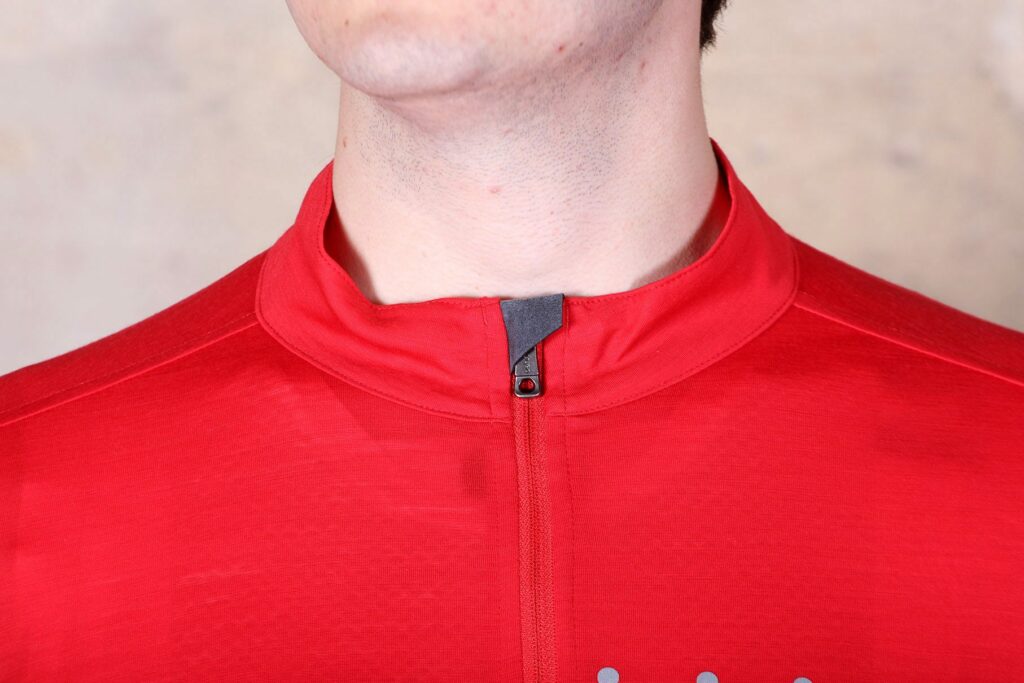 Ashmei KoM Jersey – collar.jpg