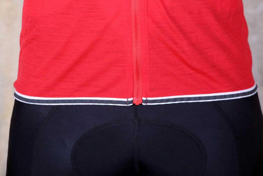 Ashmei KoM Jersey – hem.jpg