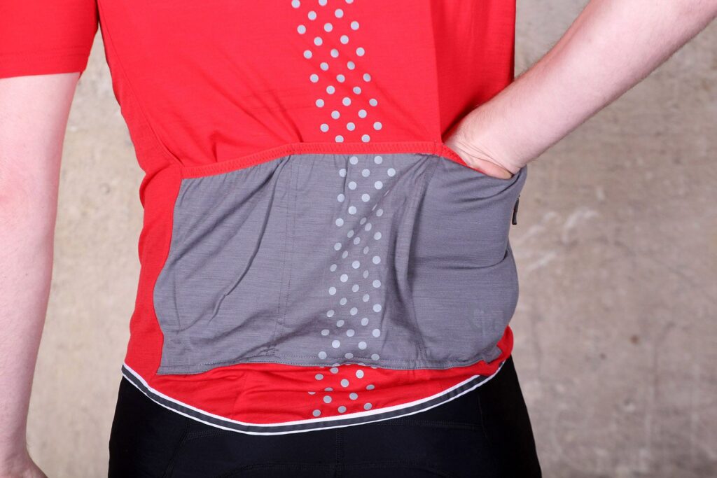 Ashmei KoM Jersey – pockets 2.jpg