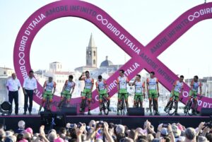 Bardiani-CSF at 2017 Giro d’Italia presentation (picture via RCS Sport).jpeg
