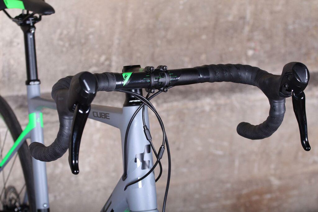 Cube Attain GTC Pro Disc – bars.jpg
