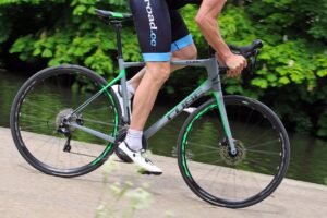 Cube Attain GTC Pro Disc - riding 1.jpg