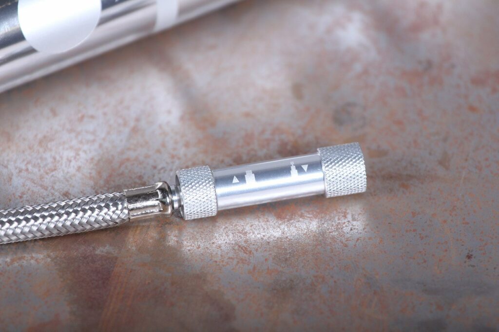 Fabric Z250 Classic hi-volume pump – hose detail.jpg