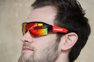 Lazer SS1 Gloss Black-Red - worn.jpg