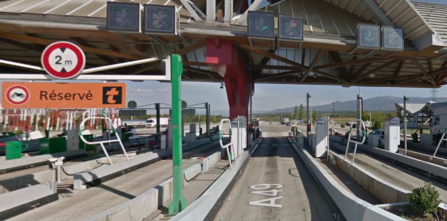 Peage at Chatuzange-le-Goubet (source Google StreetView).JPG