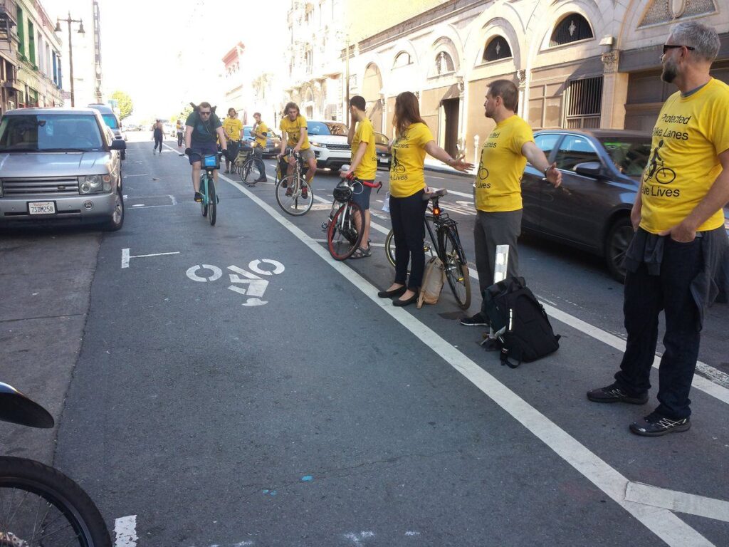 People protected bike lane (picture via SFMTra on Twitter).jpg