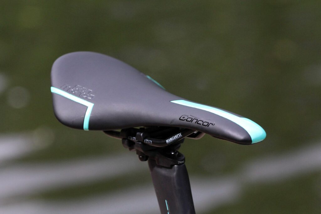 Bianchi Oltre XR3 – saddle.jpg