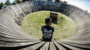 Bomberdrome Bicycle Wall of Death (picture via eBay).jpg