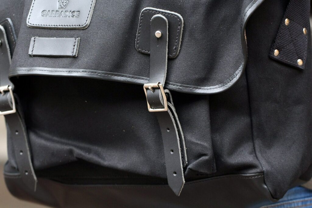 Carradice City Classics Kelbrook Satchel – buckle.jpg