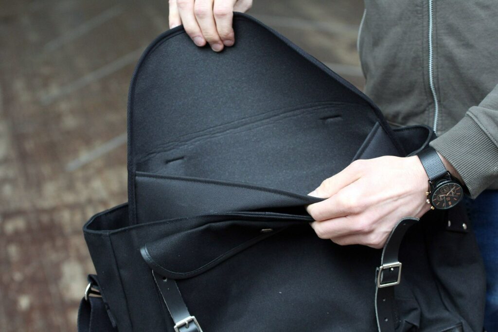 Carradice City Classics Kelbrook Satchel – laptop sleeve.jpg