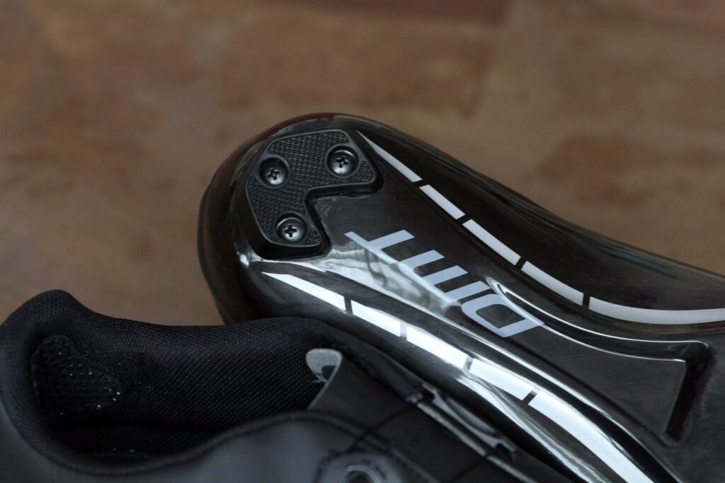 DMT Road Shoe R1 – sole heel.jpg