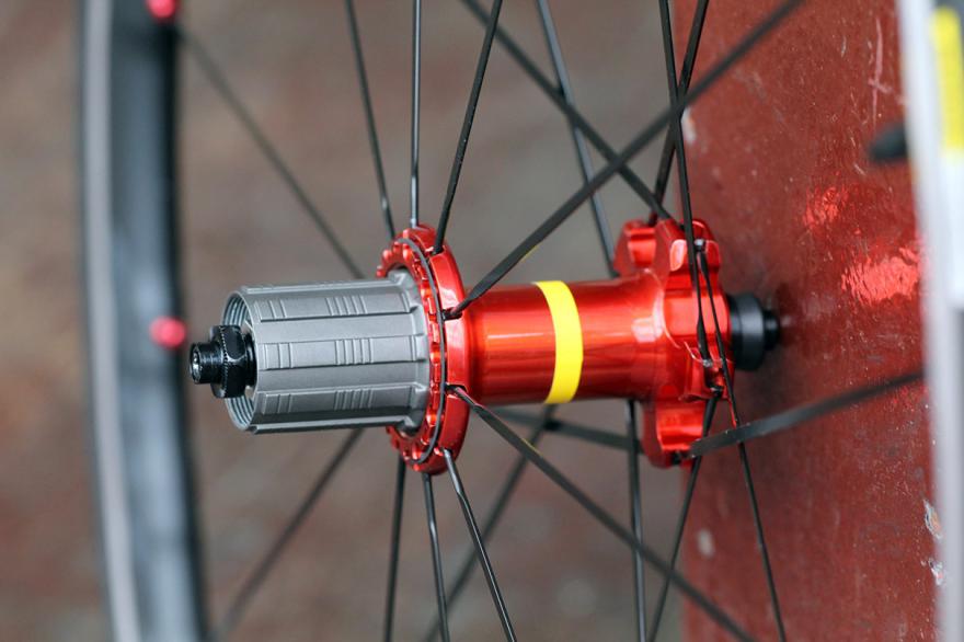Mavic Ksyrium Elite wheelset &ndash; rear hub.jpg