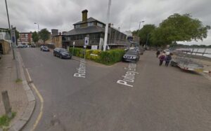 Rotherwood Road – Putney Embankment (via StreetView).jpg