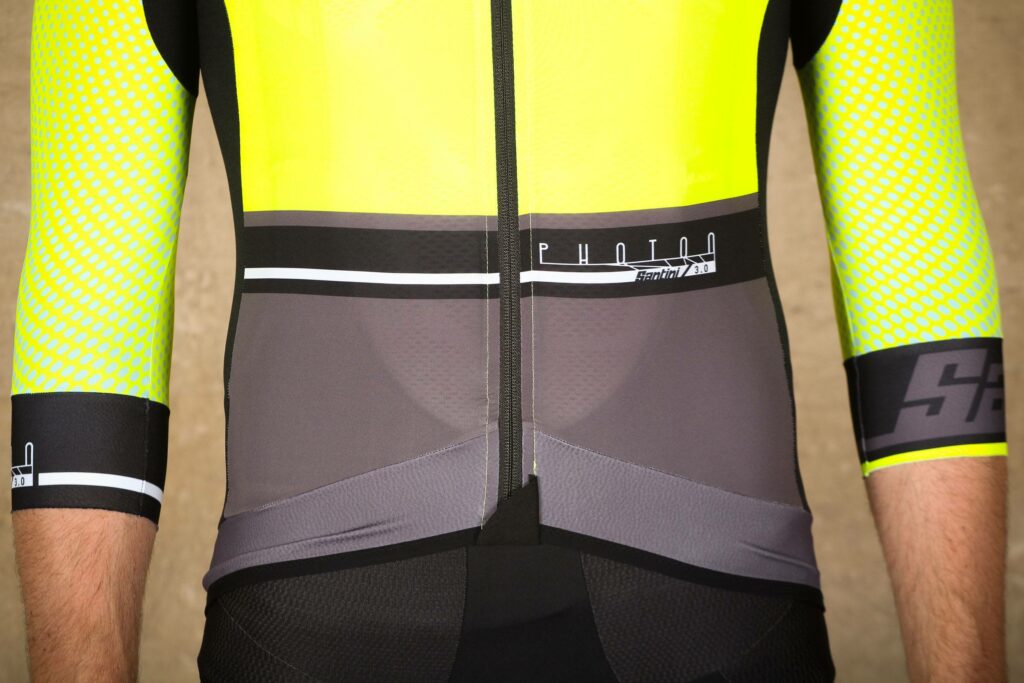 Santini Photon 3.0 jersey with 3-4 Sleeves – hem.jpg