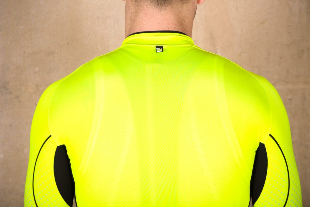 Santini Photon 3.0 jersey with 3-4 Sleeves – shoulders.jpg