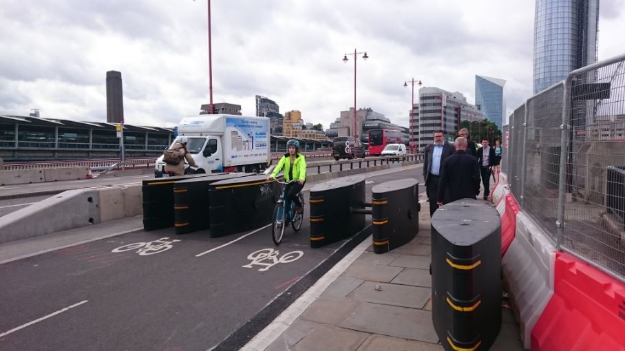 Security barriers on Blackfriars Bridge (picture credit Evo Lucas on Twitter).jpeg