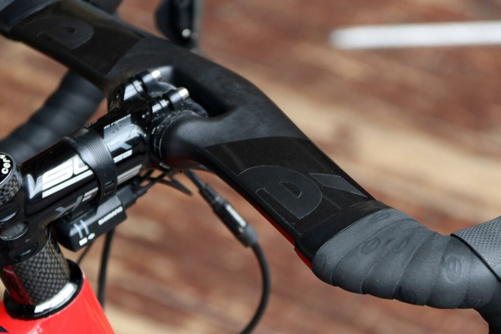 Cervelo S3 Disc – bar detail.jpg