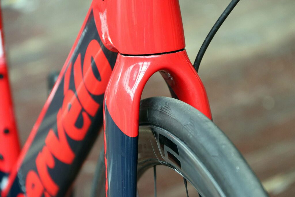 Cervelo S3 Disc – fork clearance.jpg