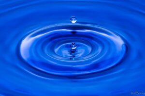 Droplet (CC BY-NC-ND 2.0 Dolf Botha|Flickr).jpg