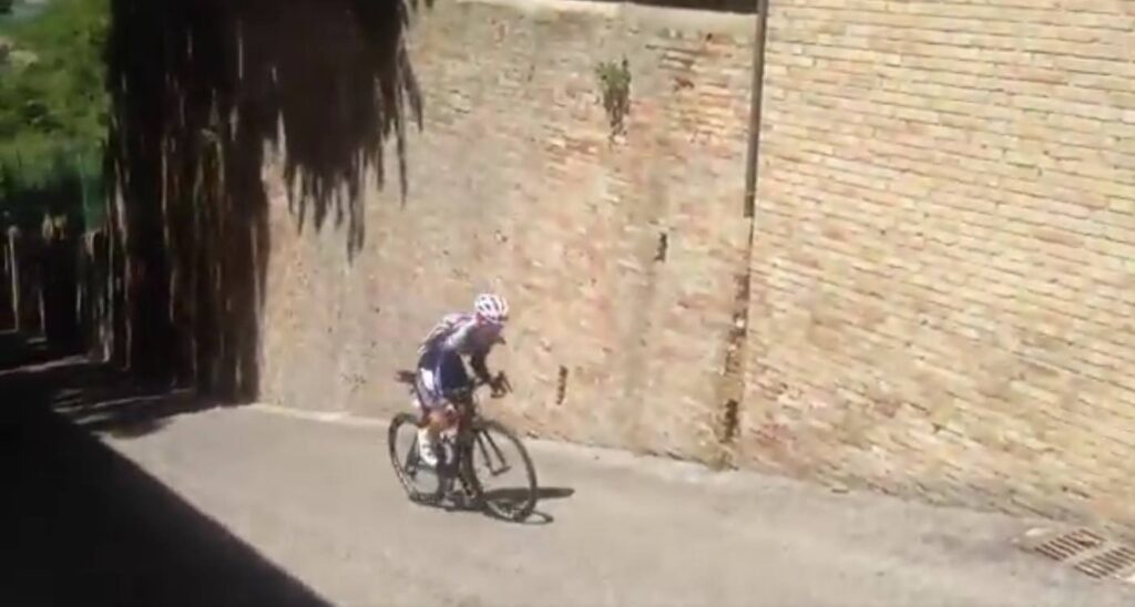 Giro Rosa climb (via Twitter).jpg