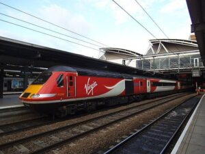 Virgin Trains East Coast HST at Leeds (CC licensed by Stephen Craven via Wikimedia).jpg