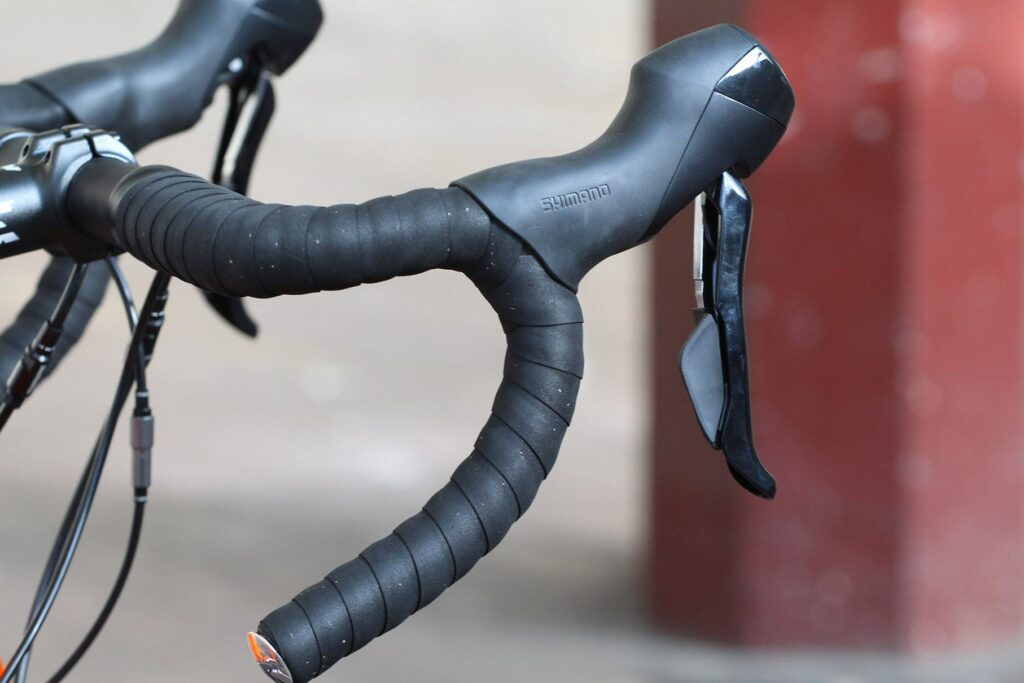 Vitus Zenium SL Disc – bar and shifter.jpg