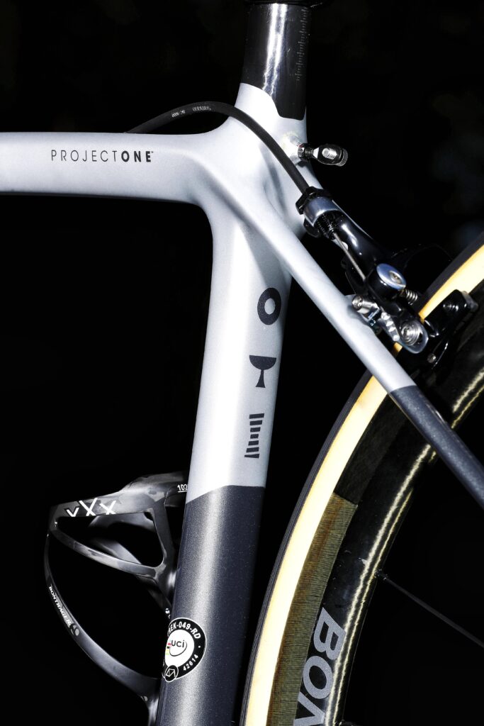 Alberto Contador Vuelta 2017 bike 10.jpg