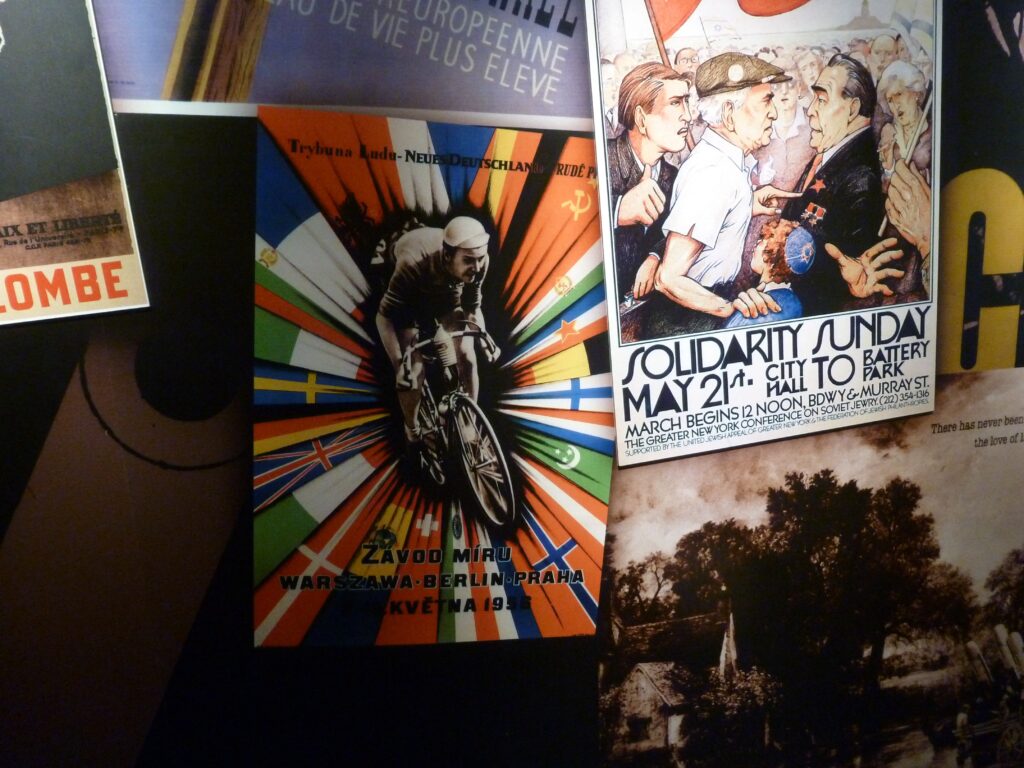 Baltics – missile museum propaganda posters.jpg