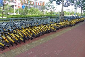 Bike share in Shenzhen City, China (CC licensed by Chris via Flickr).jpg