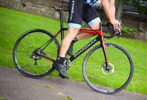Boardman Elite SLR Endurance Disc 9.0 - riding 1.jpg