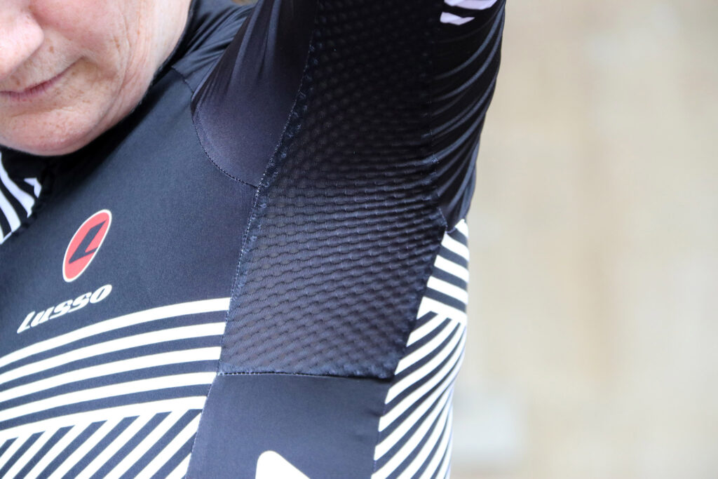 Lusso Stripes S:S Ladies Jersey – under arm.jpg
