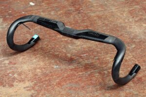 Pro Vibe monocoque UD carbon handlebar.jpg